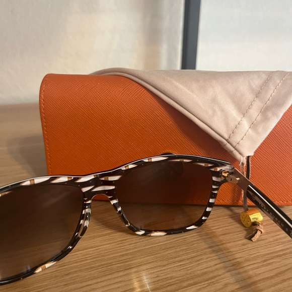 Tory Burch sunglasses - Picture 5 of 5